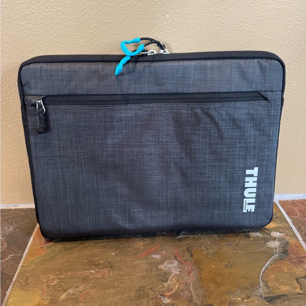 Thule Black and Gray Laptop Sleeve
